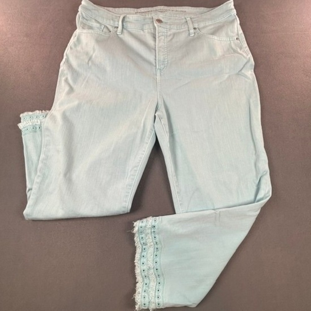 Chico's So Slimming Girlfriend Slim Leg Crop Light Blue Stretch Jeans 16 Raw Hem